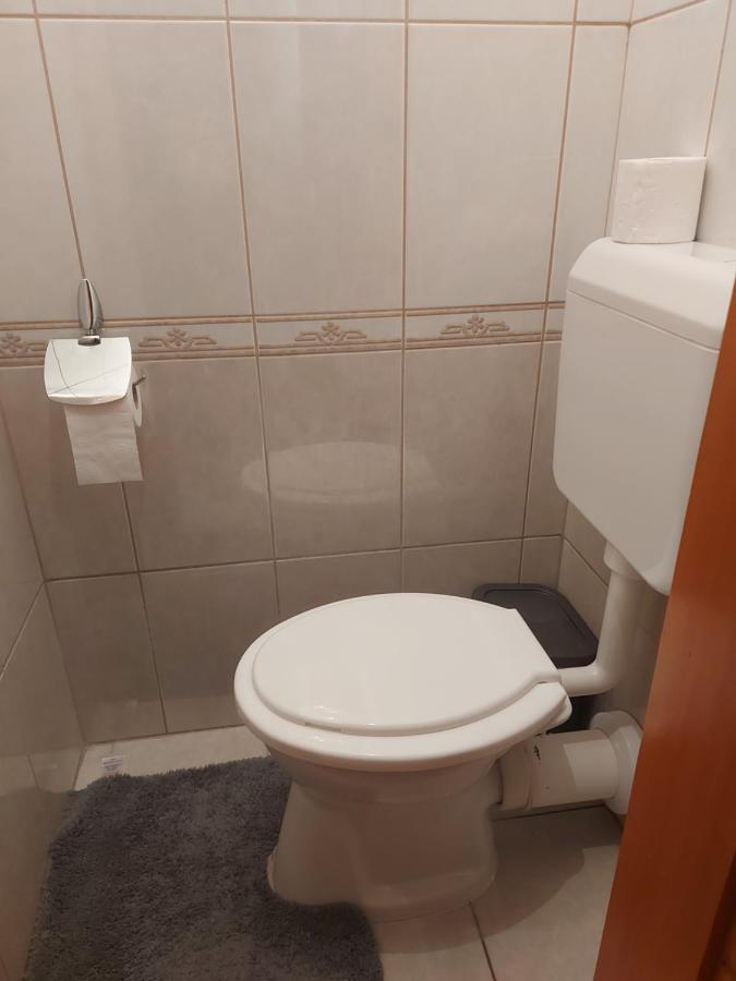 Lara * Debrecen