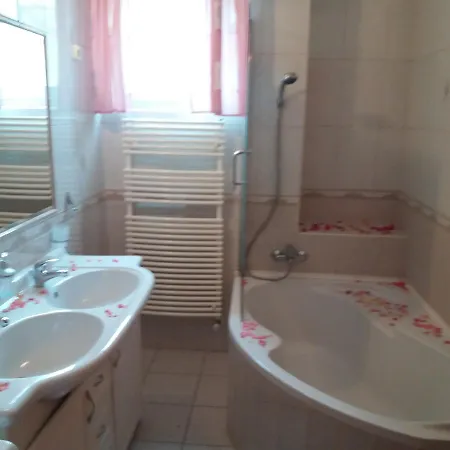 Lara Apartman Debrecen Exterior foto