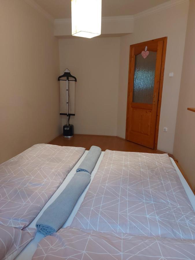 Apartment Lara *